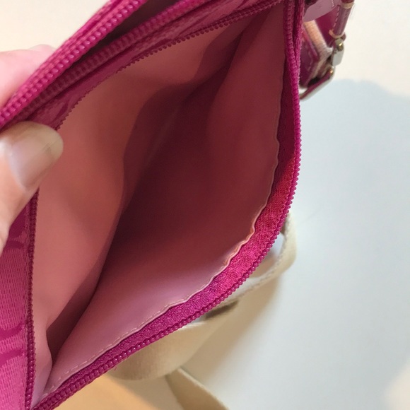 Pink Cross Body Bag like Coach - Picture 8 of 8